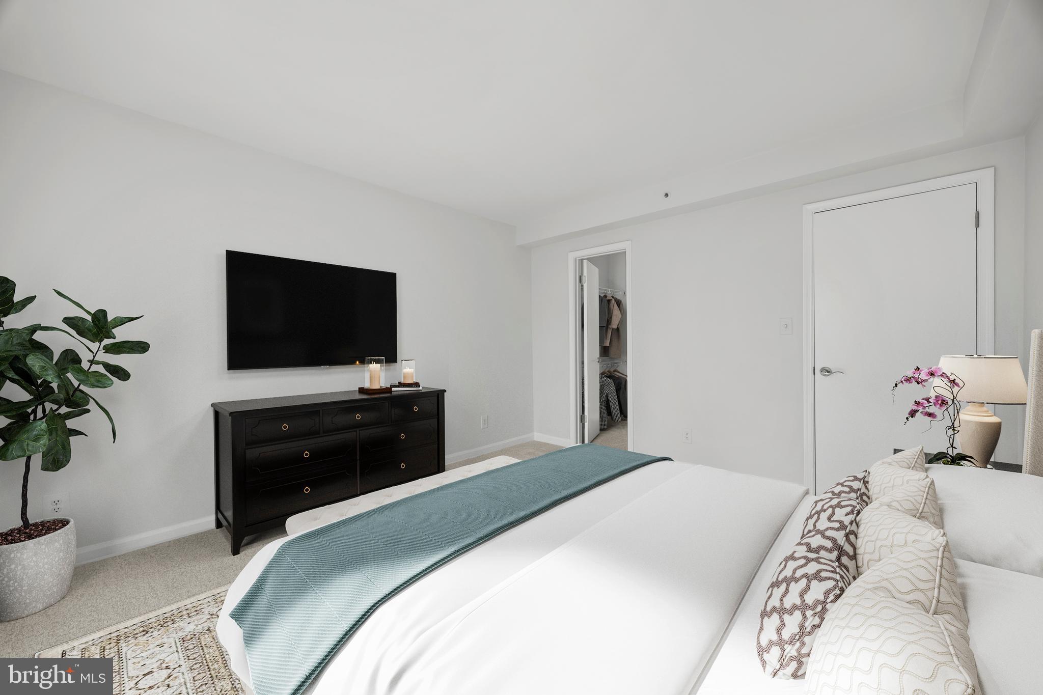 FOUR WINDS AT OAKTON - Residential