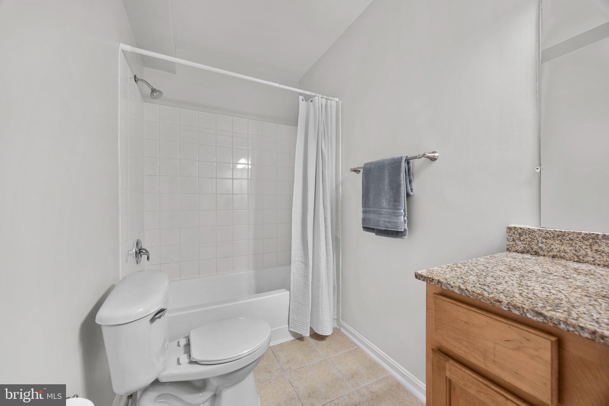 FOUR WINDS AT OAKTON - Residential