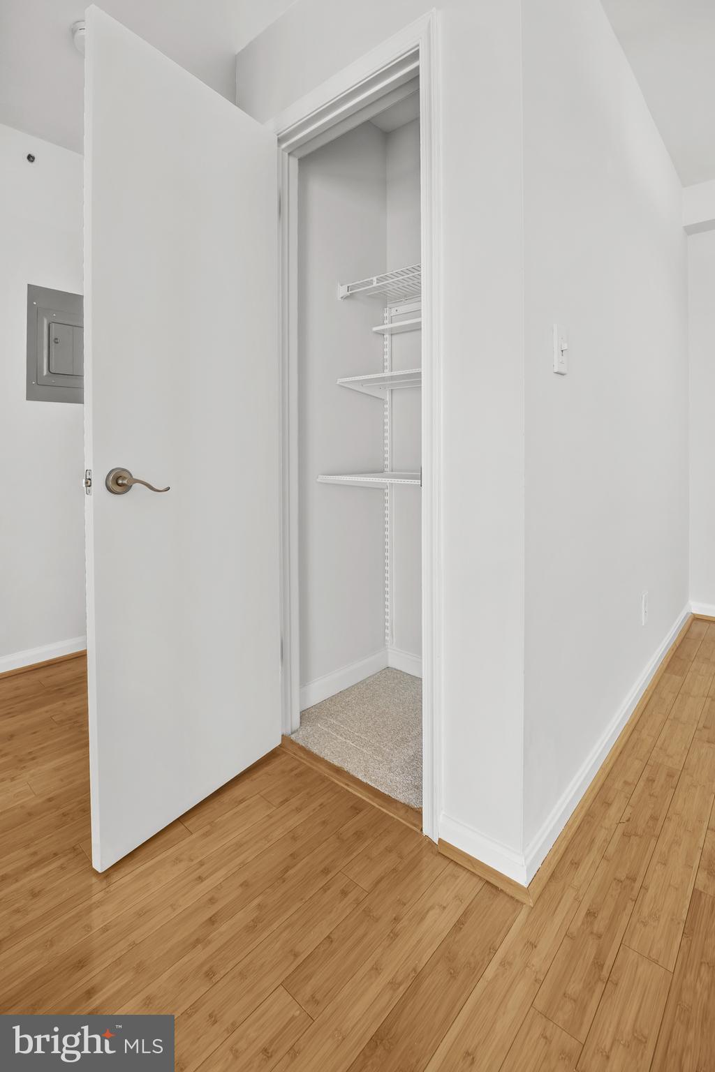 FOUR WINDS AT OAKTON - Residential