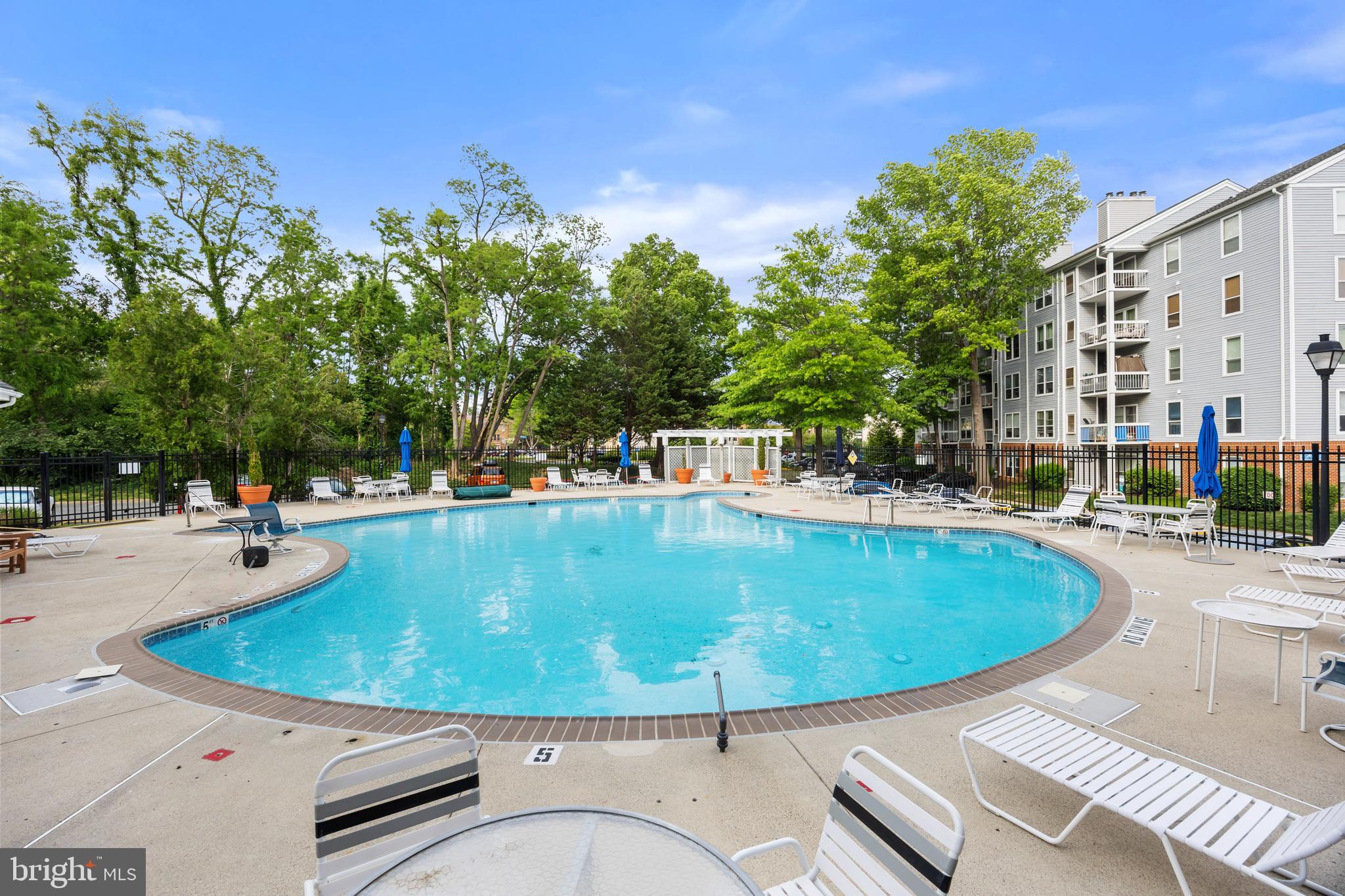 FOUR WINDS AT OAKTON - Residential