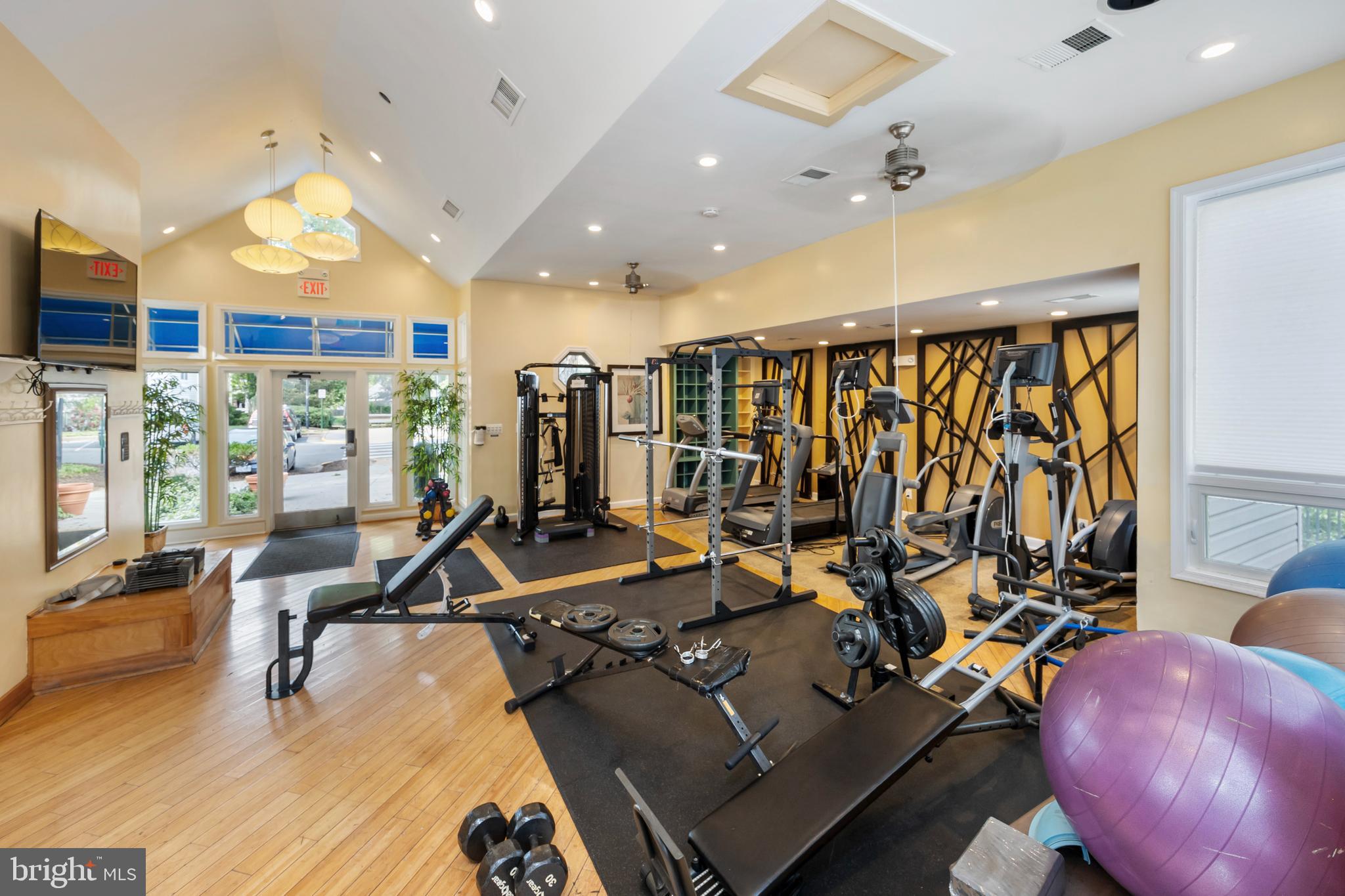 FOUR WINDS AT OAKTON - Residential