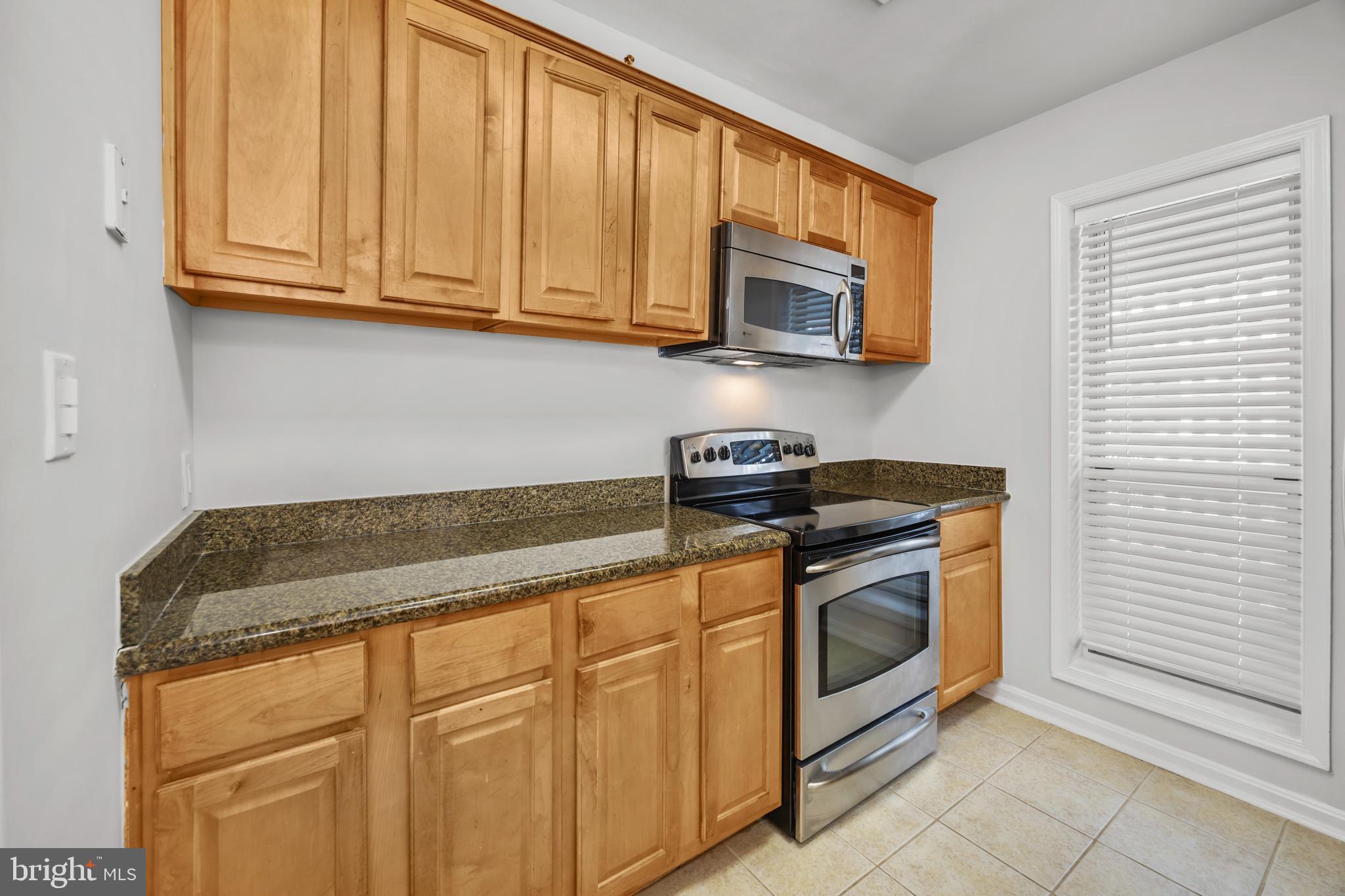 FOUR WINDS AT OAKTON - Residential