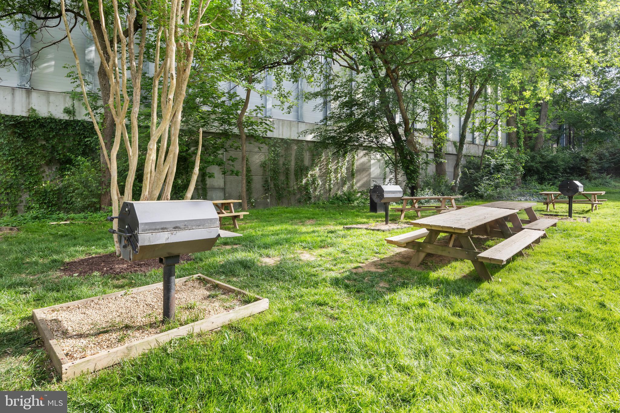FOUR WINDS AT OAKTON - Residential