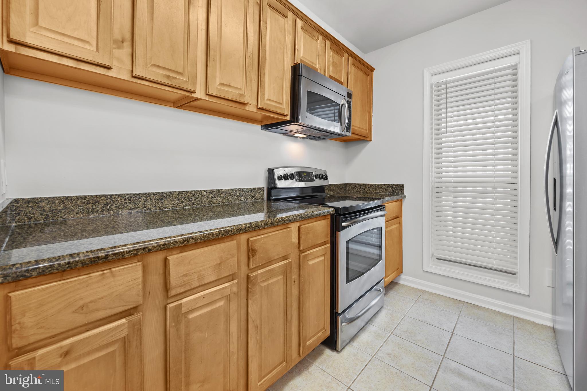 FOUR WINDS AT OAKTON - Residential