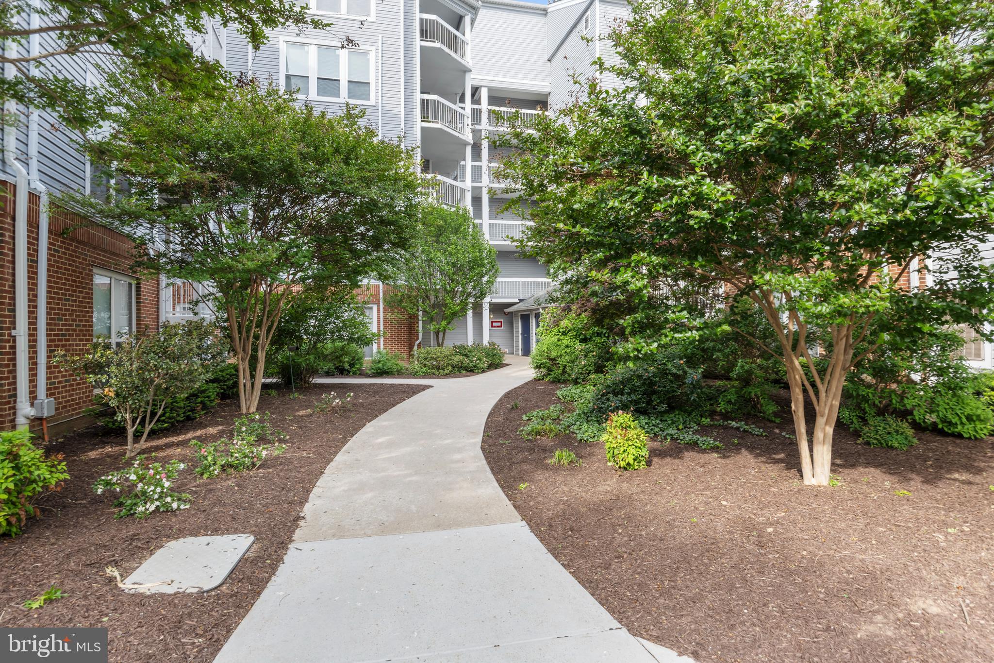 FOUR WINDS AT OAKTON - Residential