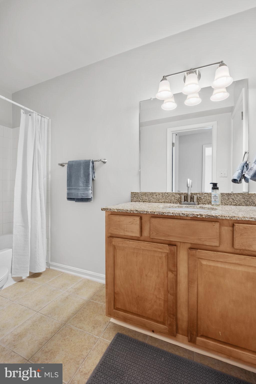 FOUR WINDS AT OAKTON - Residential