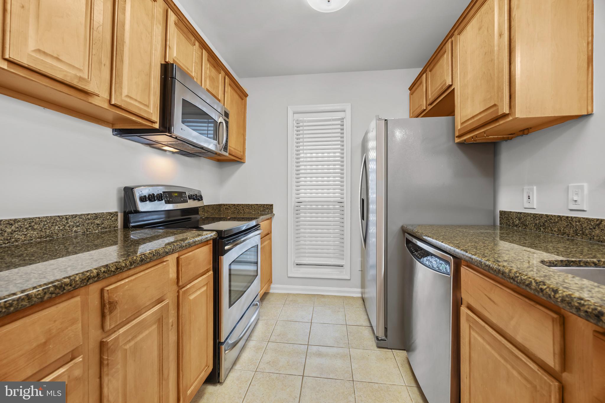 FOUR WINDS AT OAKTON - Residential