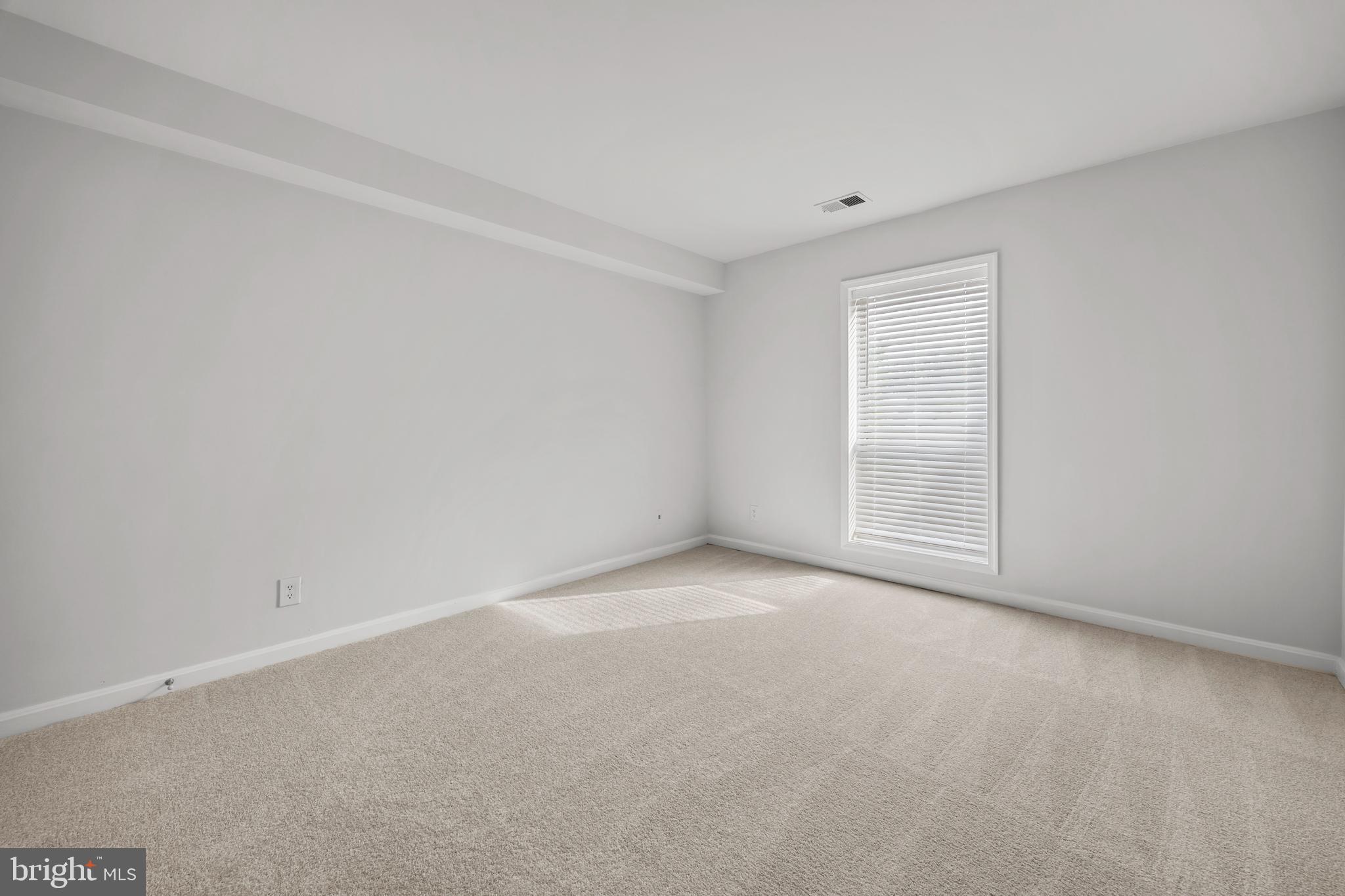 FOUR WINDS AT OAKTON - Residential