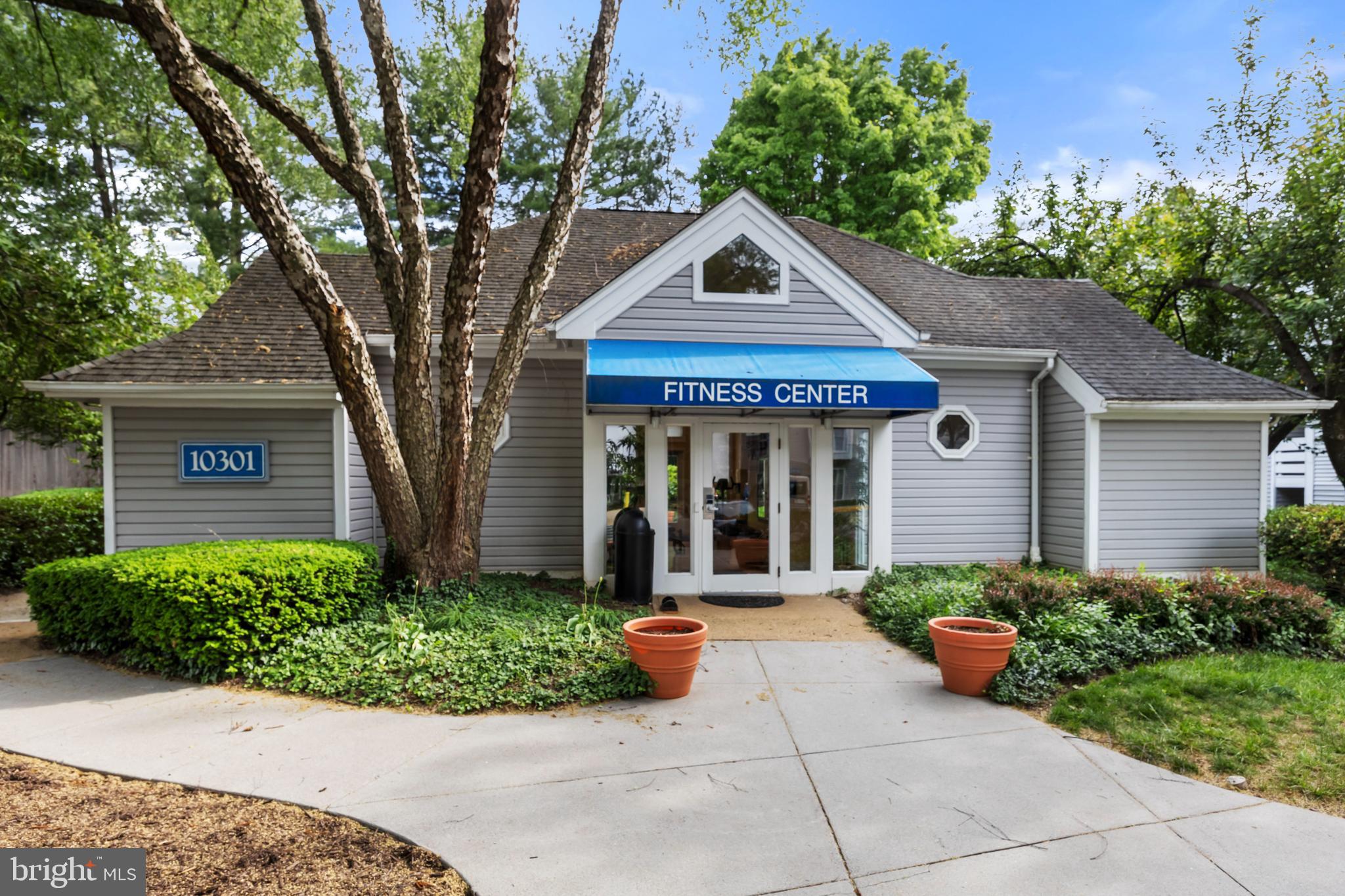 FOUR WINDS AT OAKTON - Residential