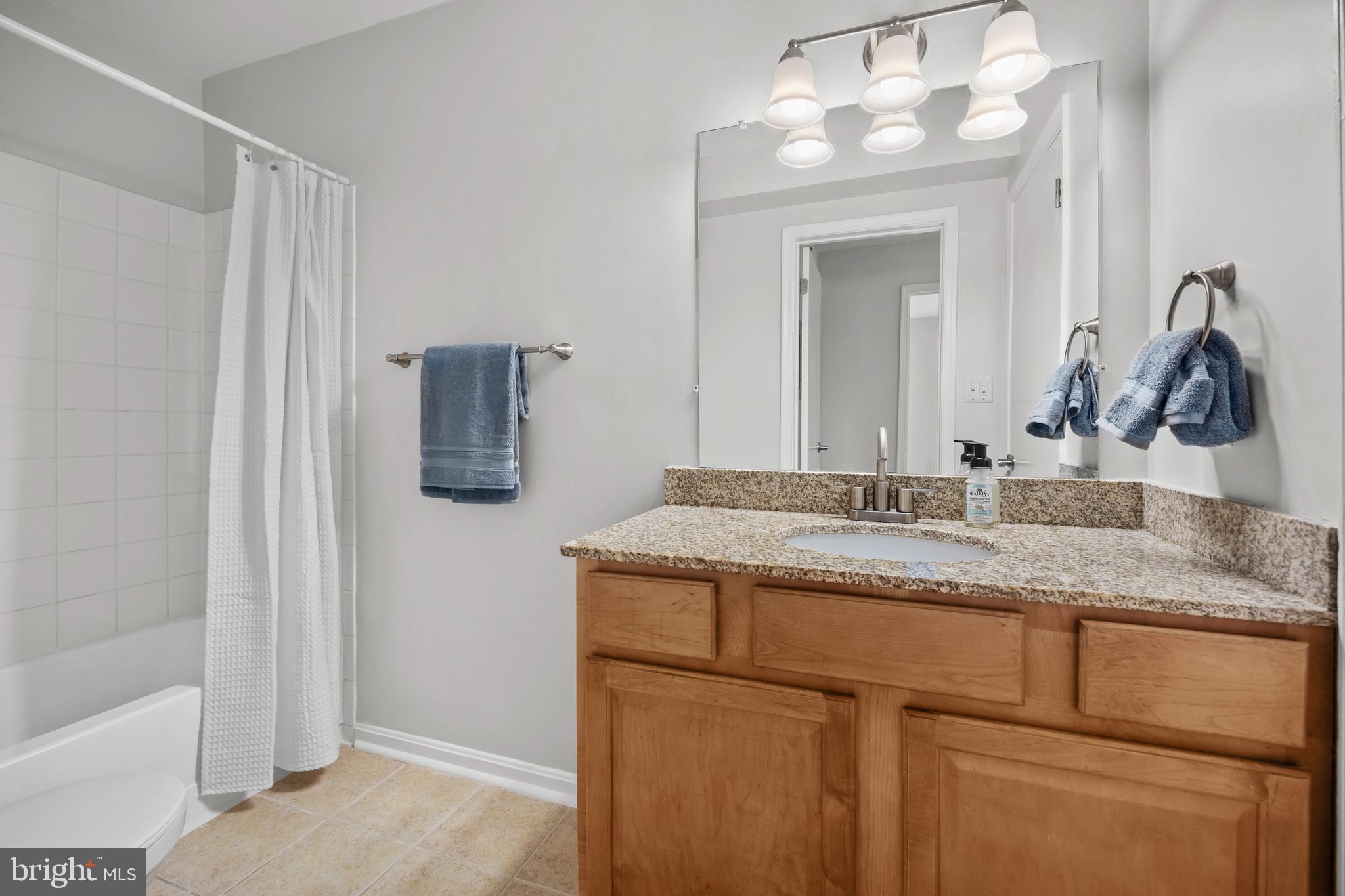 FOUR WINDS AT OAKTON - Residential