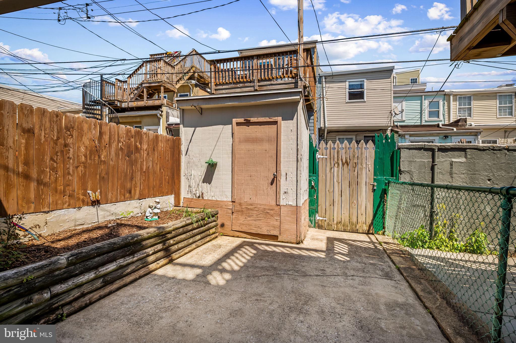 RIVERSIDE PARK - Residential