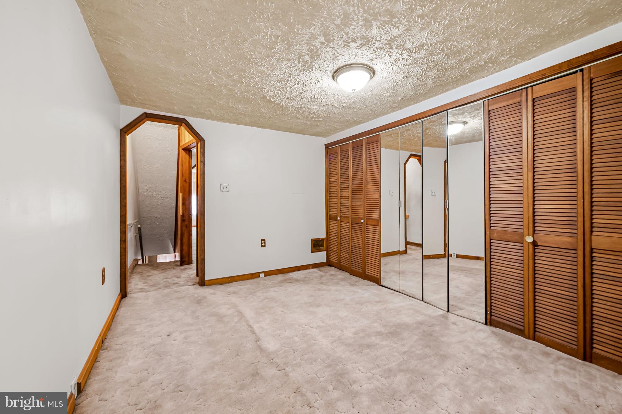 RIVERSIDE PARK - Residential