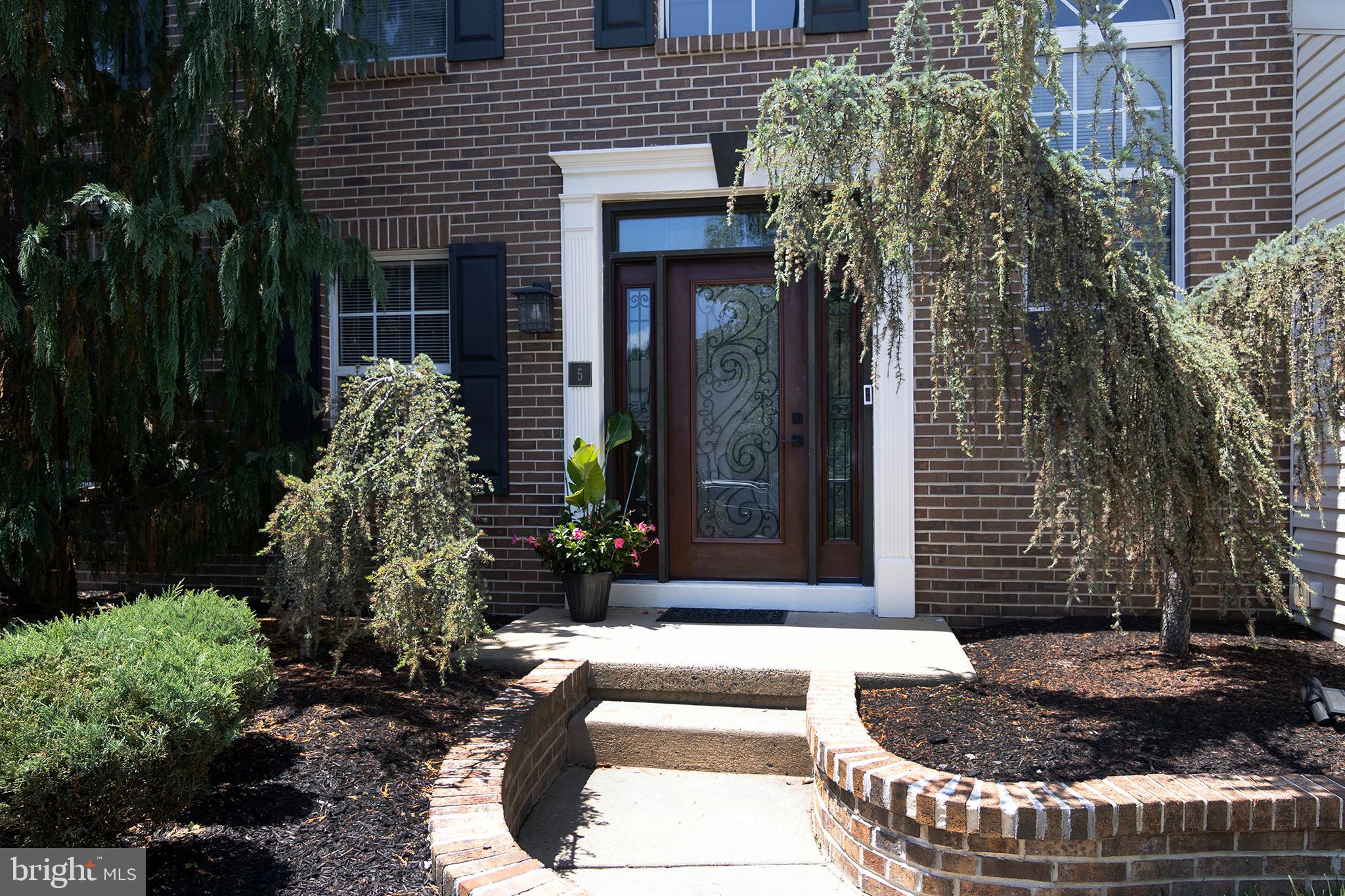 5 OLYMPIA LANE