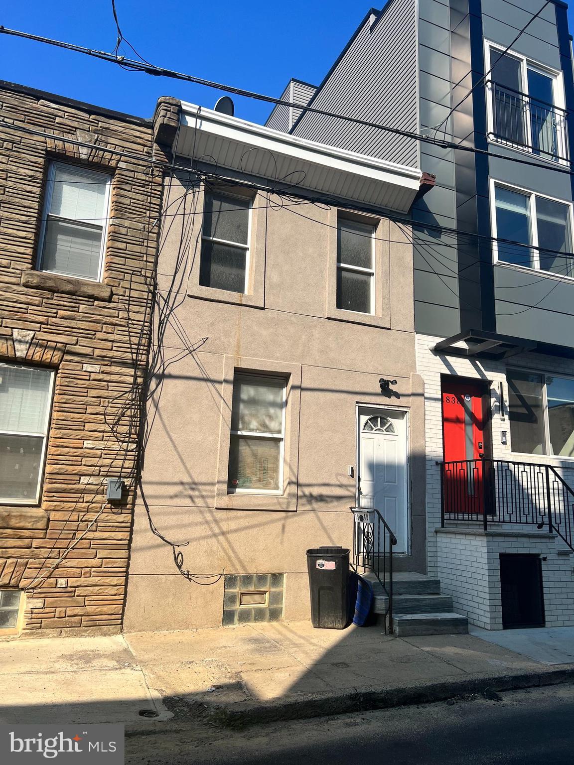 2 bedroom 1 bath home available in rapidly appreciating Fishtown Area of the City. Home is a shell and needs work throughout. Property has a working heater, water heater and electrical box.