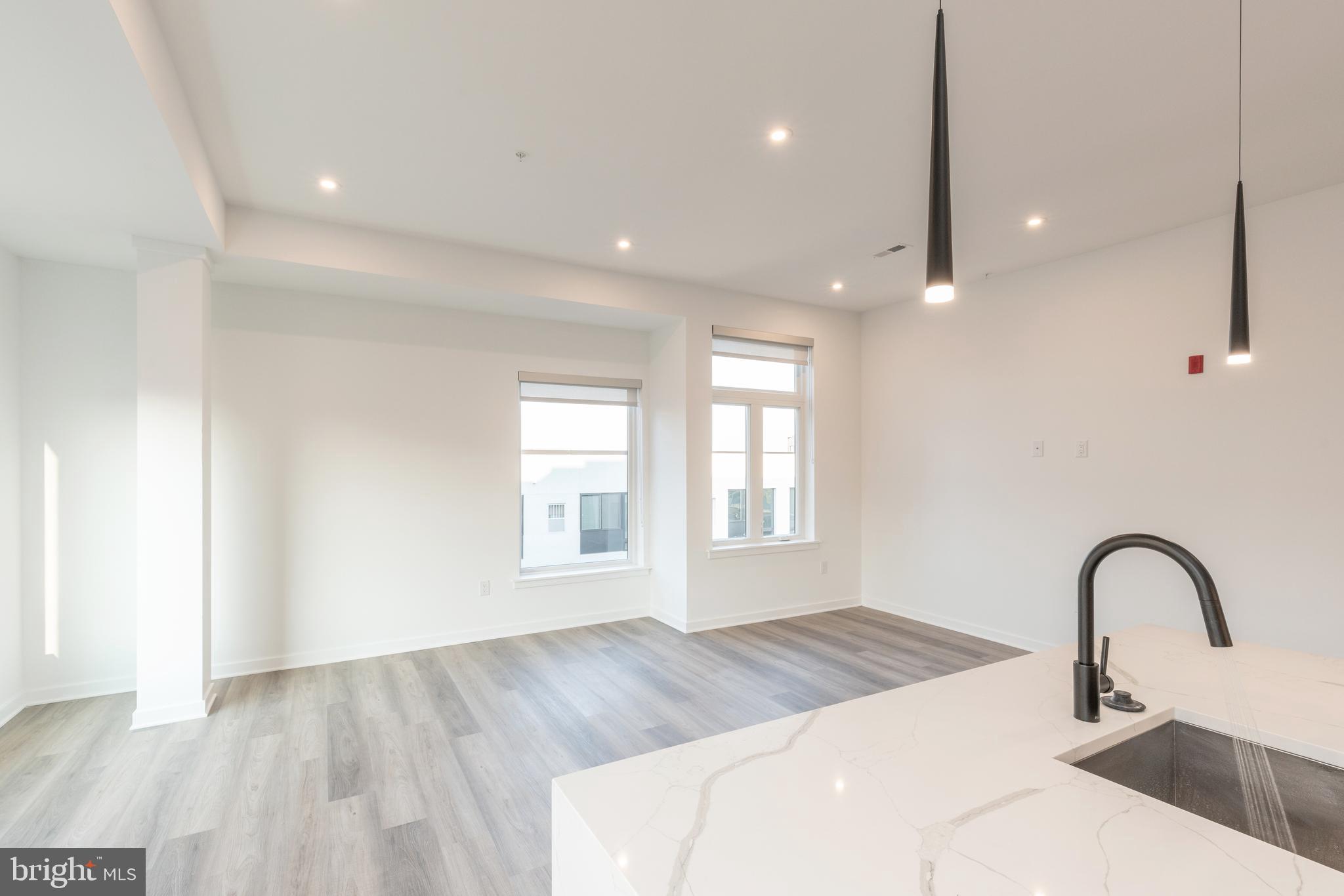 3120 W JEFFERSON STREET 402