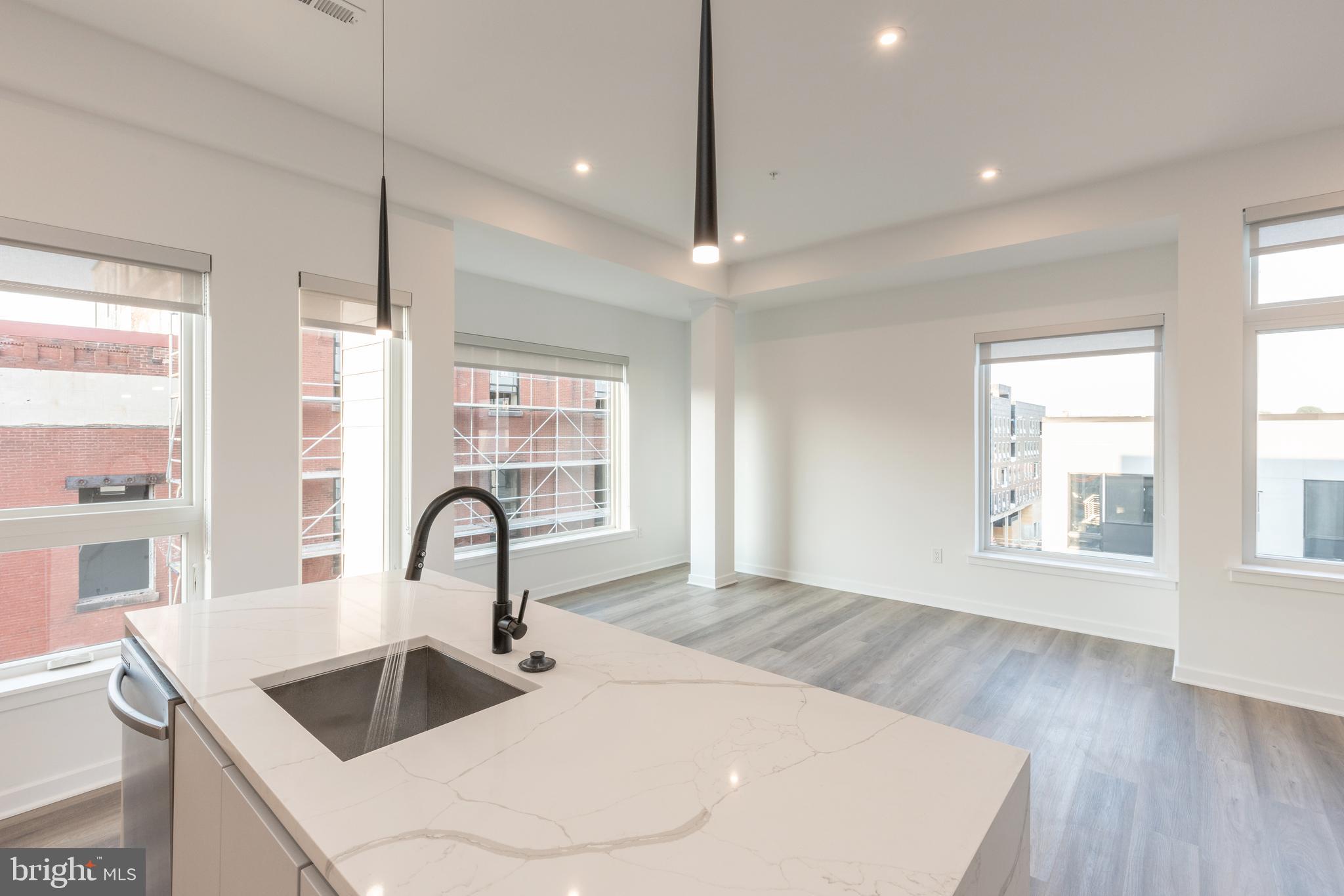 3120 W JEFFERSON STREET 402