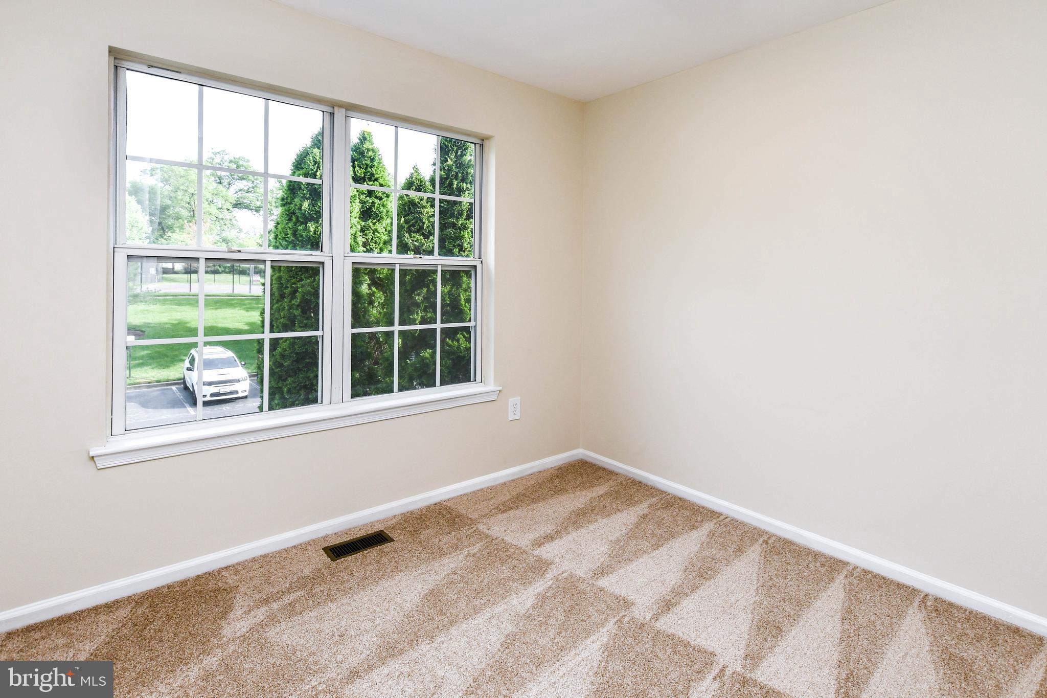 YORKSHIRE KNOLLS - Residential