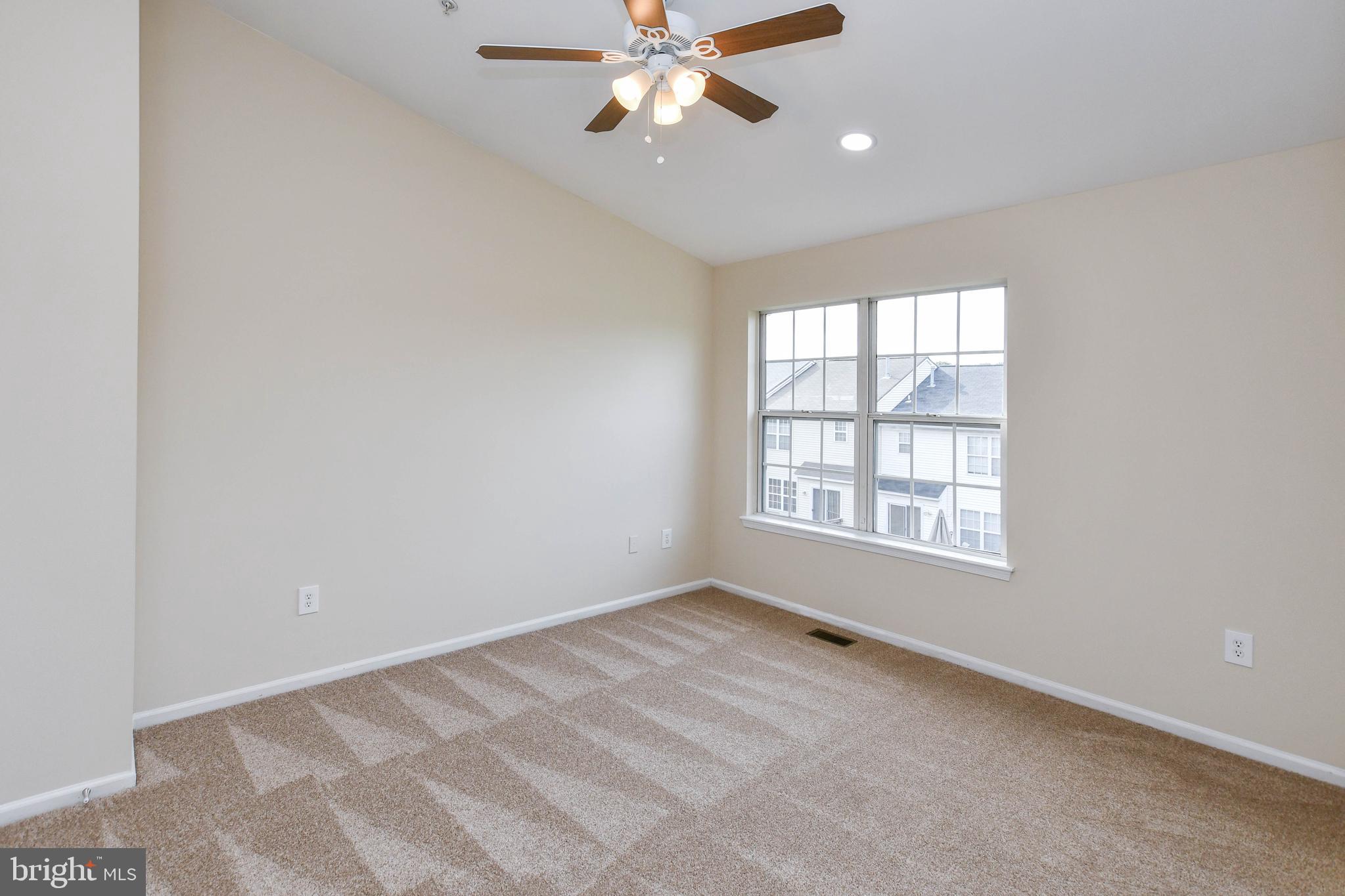 YORKSHIRE KNOLLS - Residential