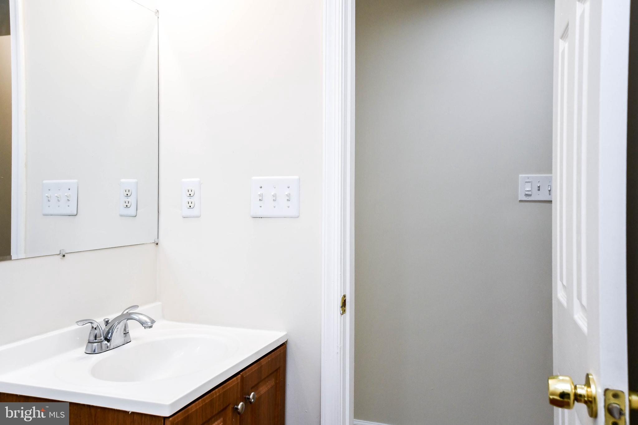 YORKSHIRE KNOLLS - Residential