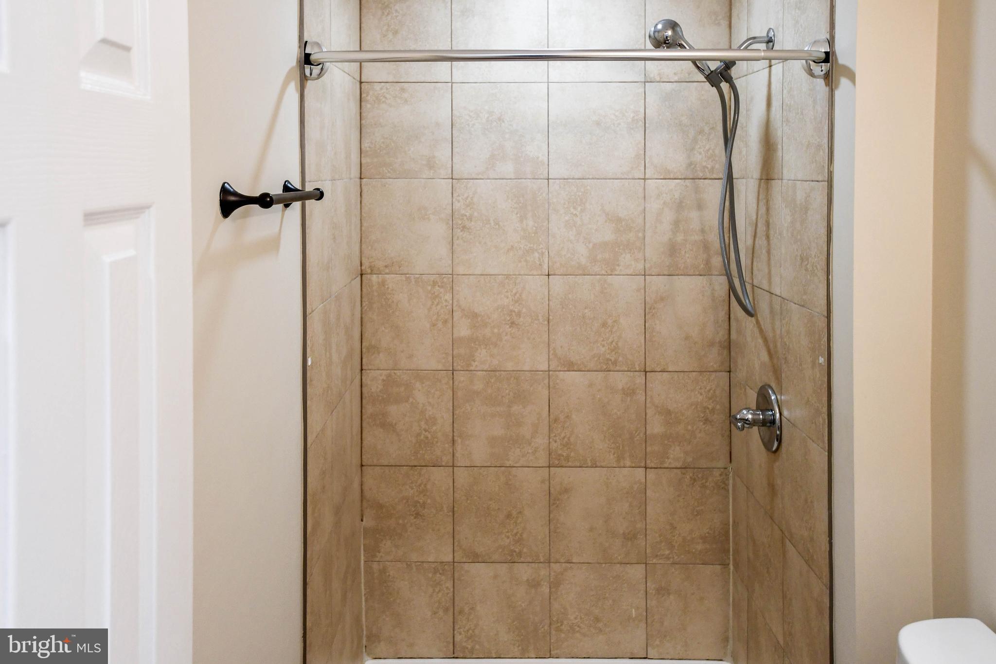 YORKSHIRE KNOLLS - Residential