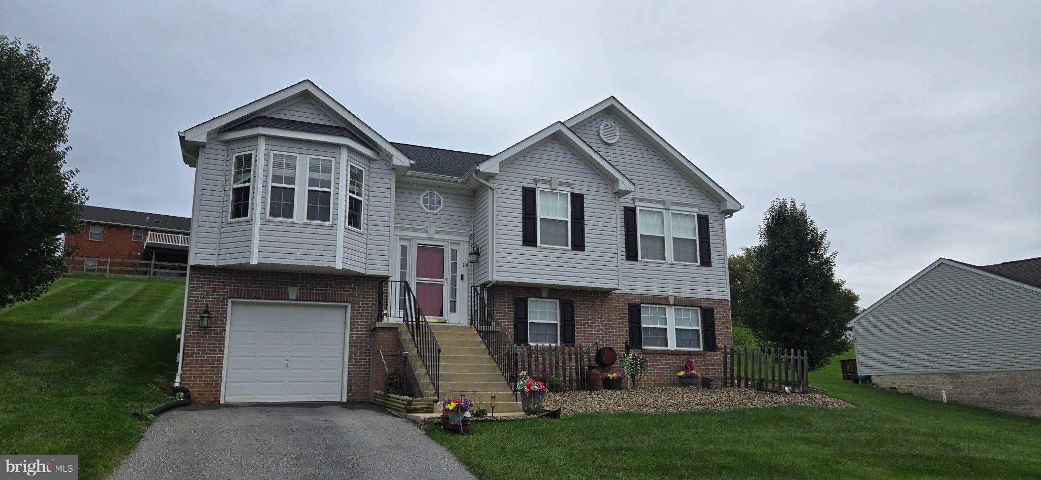 114 COLTON COURT