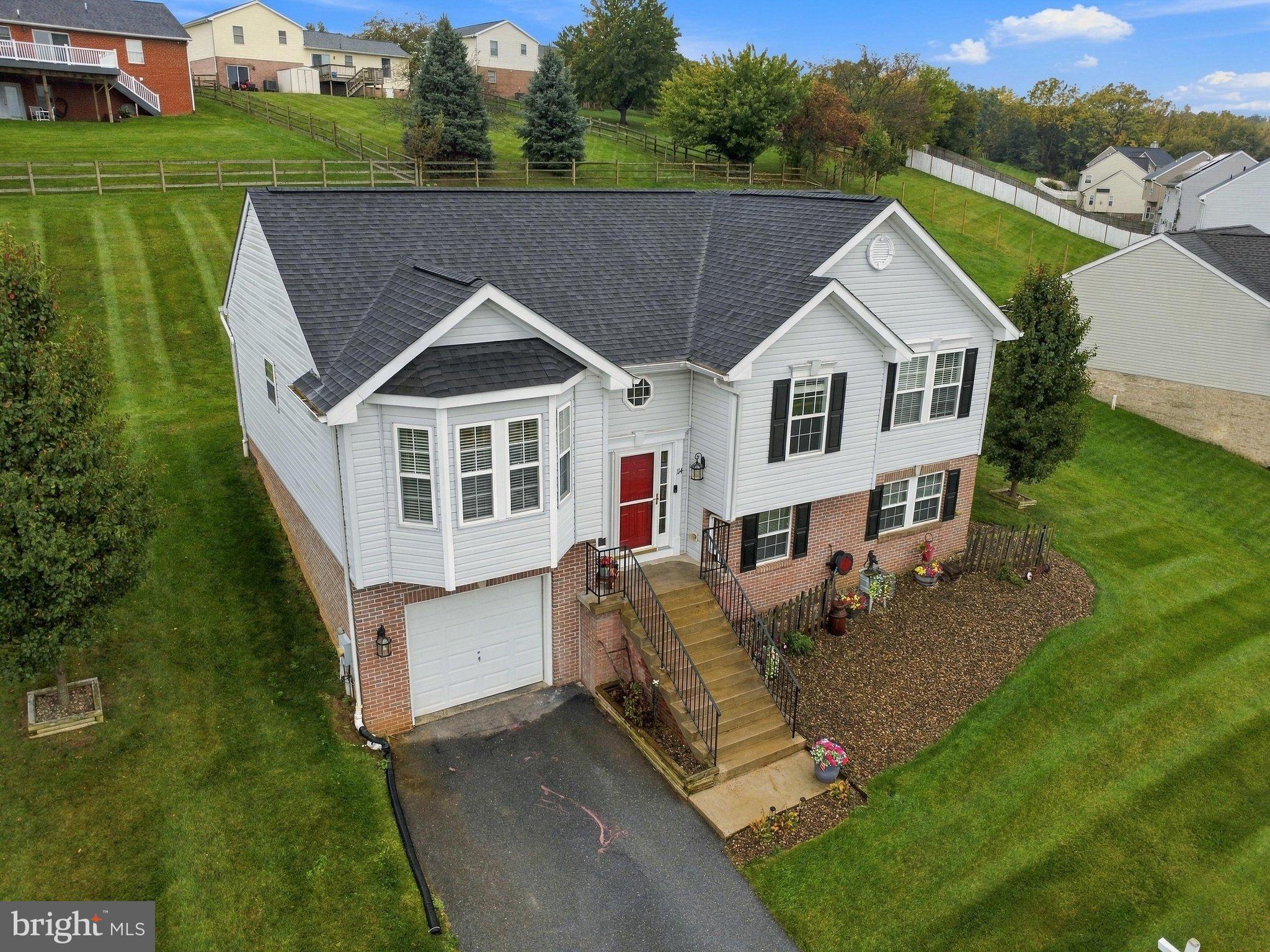114 COLTON COURT