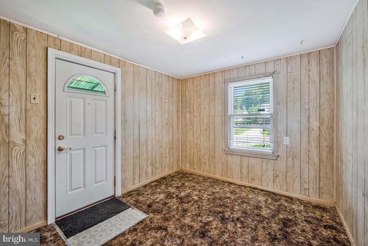 WASHINGTON SUBURBAN HOME - Residential