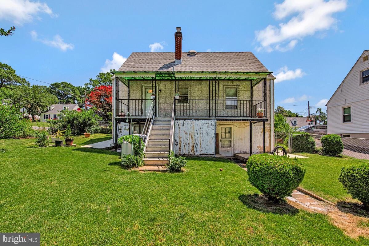 WASHINGTON SUBURBAN HOME - Residential