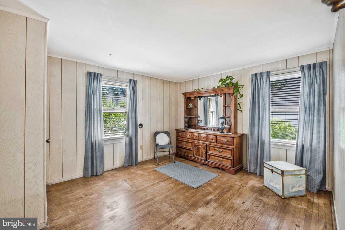 WASHINGTON SUBURBAN HOME - Residential