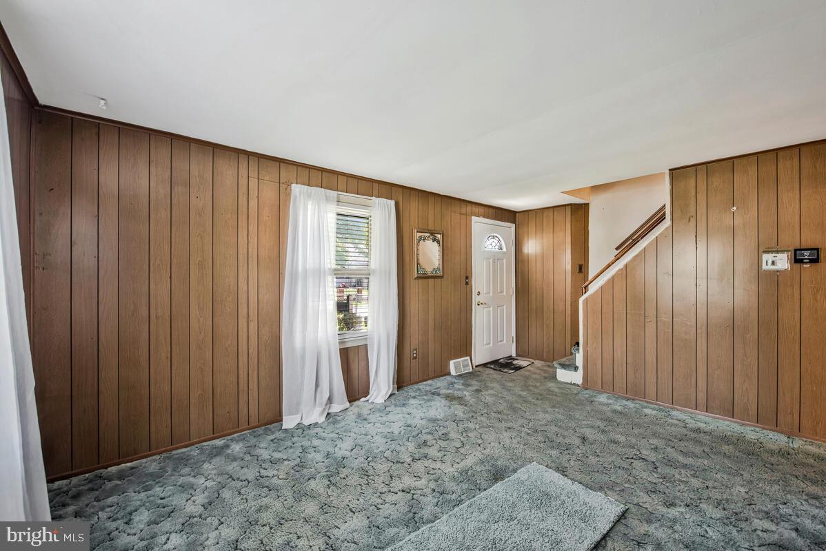 WASHINGTON SUBURBAN HOME - Residential