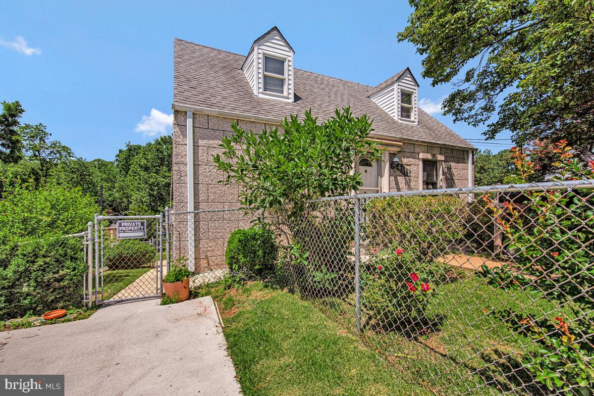 WASHINGTON SUBURBAN HOME - Residential