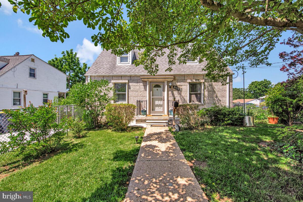 WASHINGTON SUBURBAN HOME - Residential