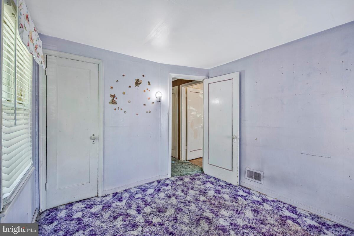 WASHINGTON SUBURBAN HOME - Residential