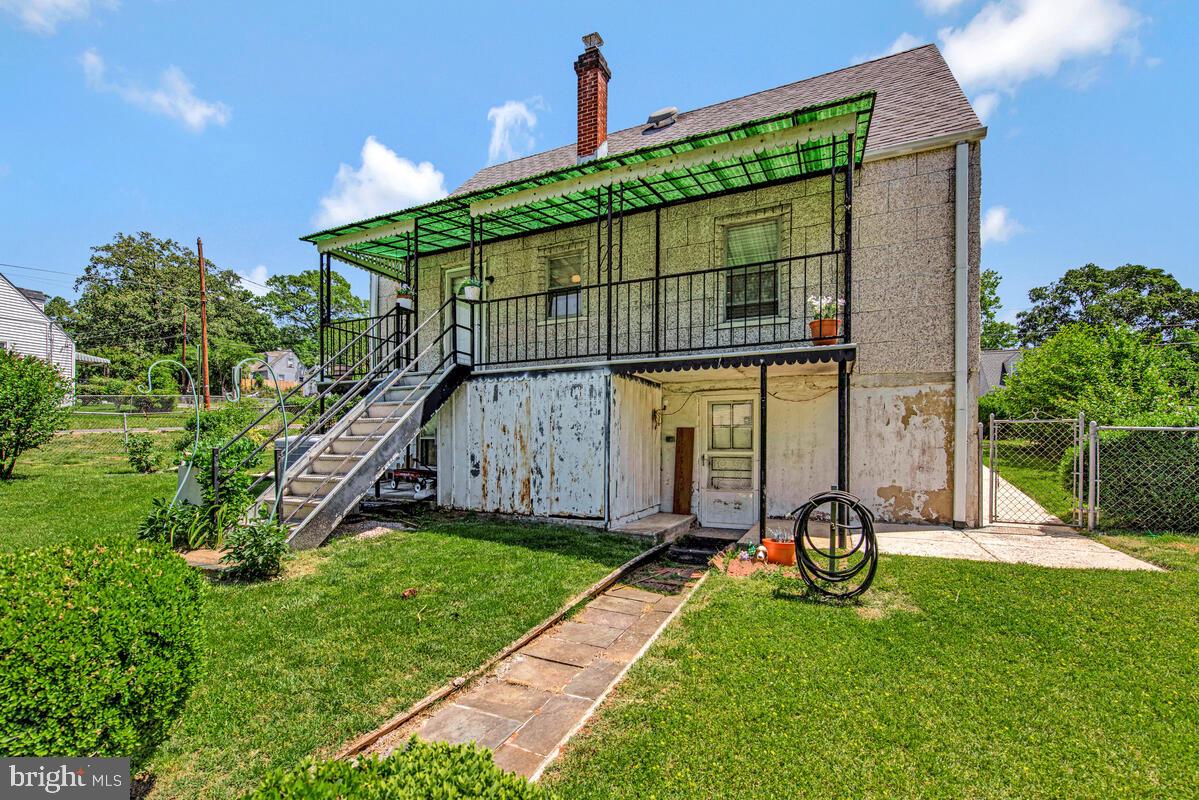 WASHINGTON SUBURBAN HOME - Residential