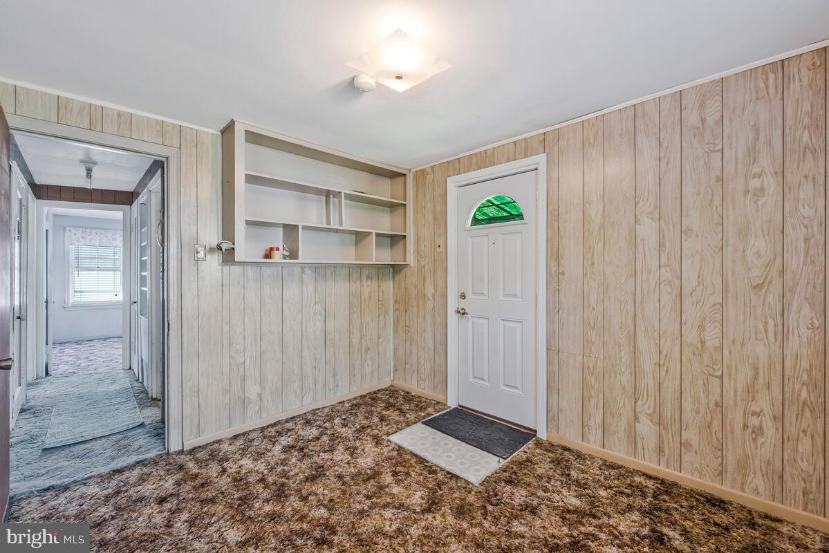 WASHINGTON SUBURBAN HOME - Residential