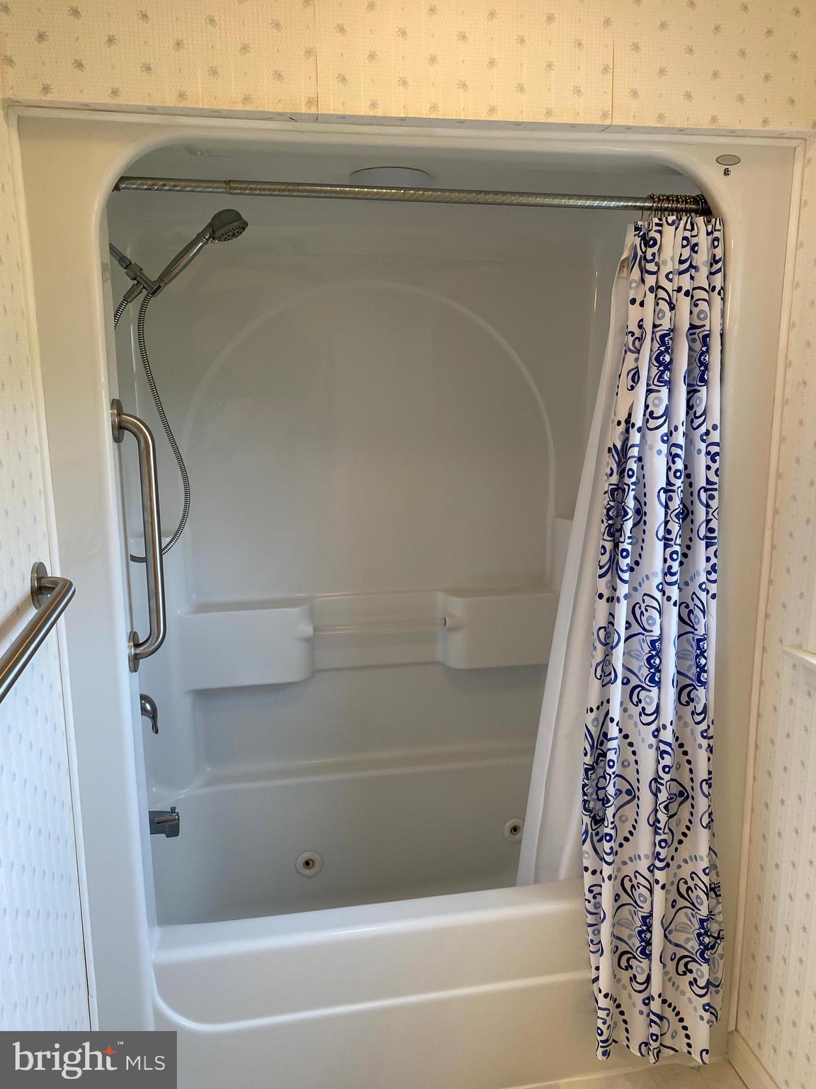 EDGEVIEW - Residential