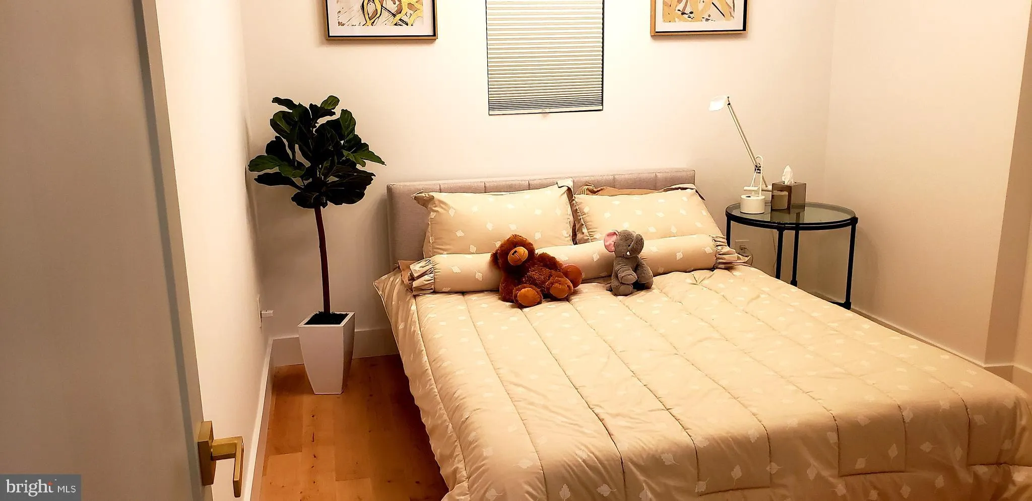 Philadelphia, Pennsylvania 19147, United States, 2 Bedrooms Bedrooms, ,2 BathroomsBathrooms,Residential,Active,9411