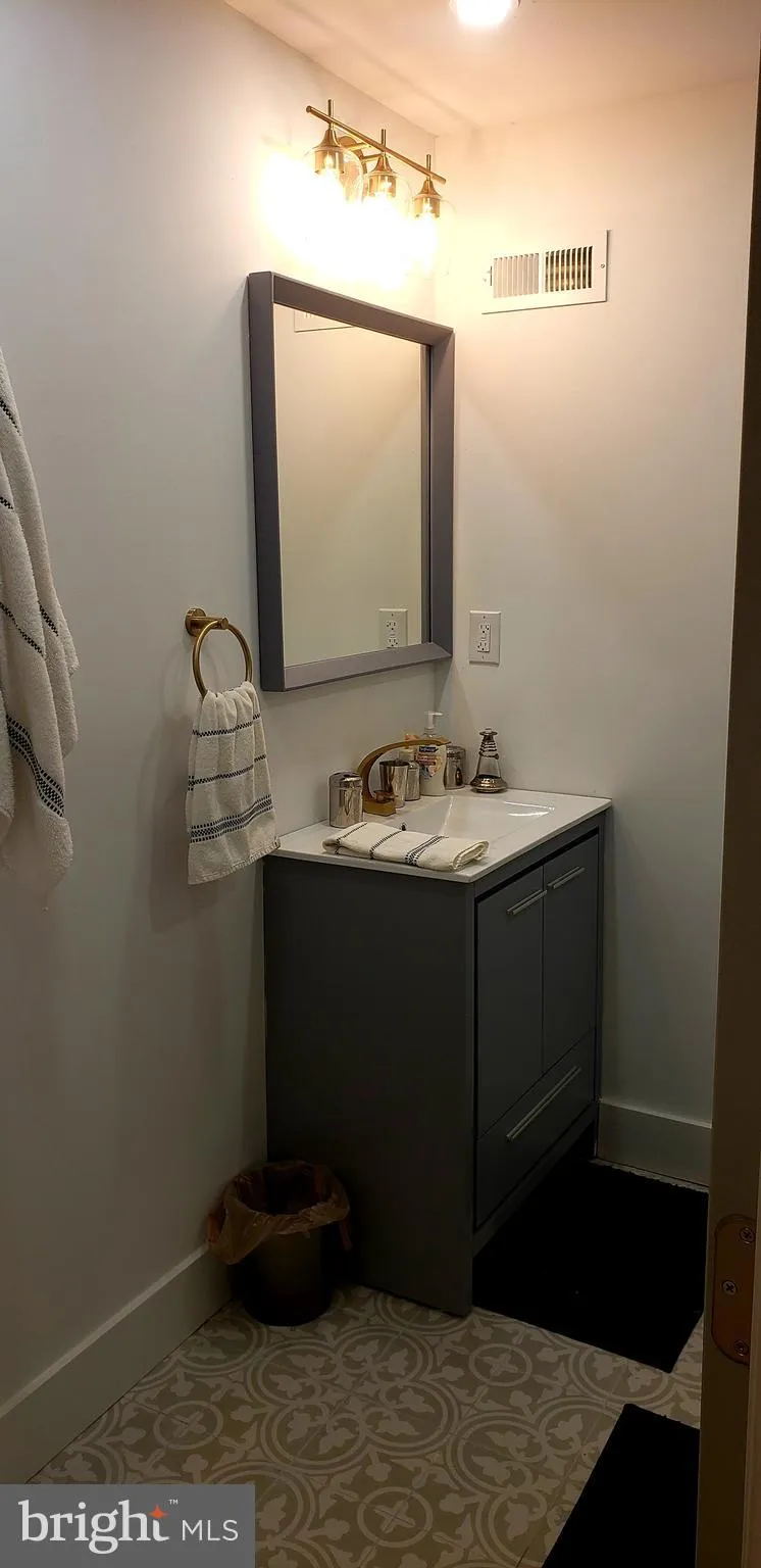 Philadelphia, Pennsylvania 19147, United States, 2 Bedrooms Bedrooms, ,2 BathroomsBathrooms,Residential,Active,9411