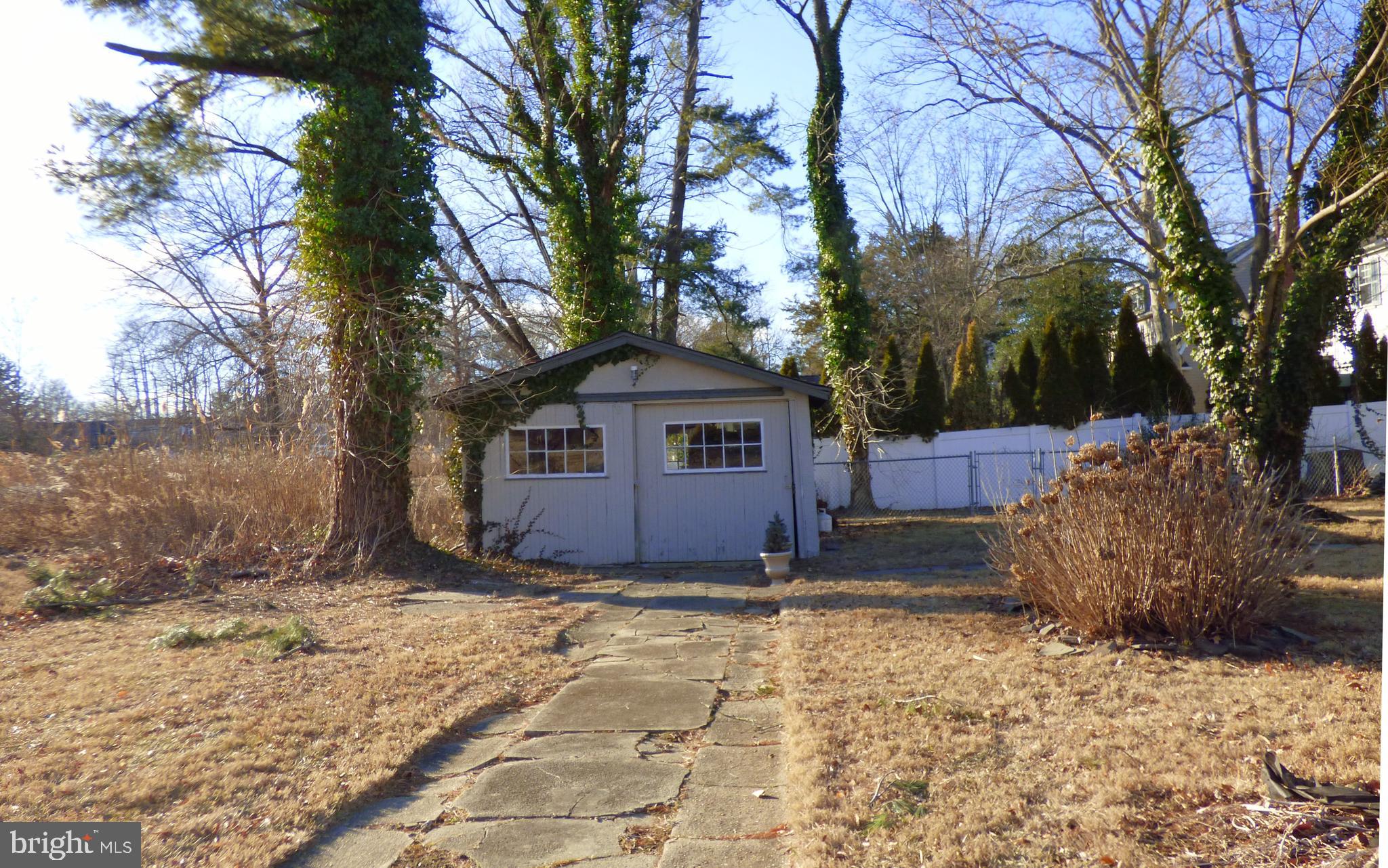 31 S BAYARD AVENUE