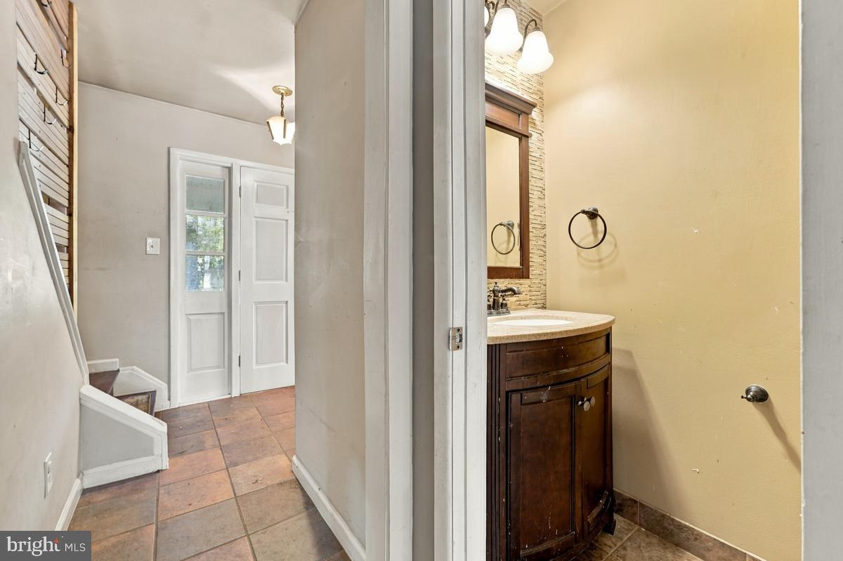 9314 WINKLER LANE