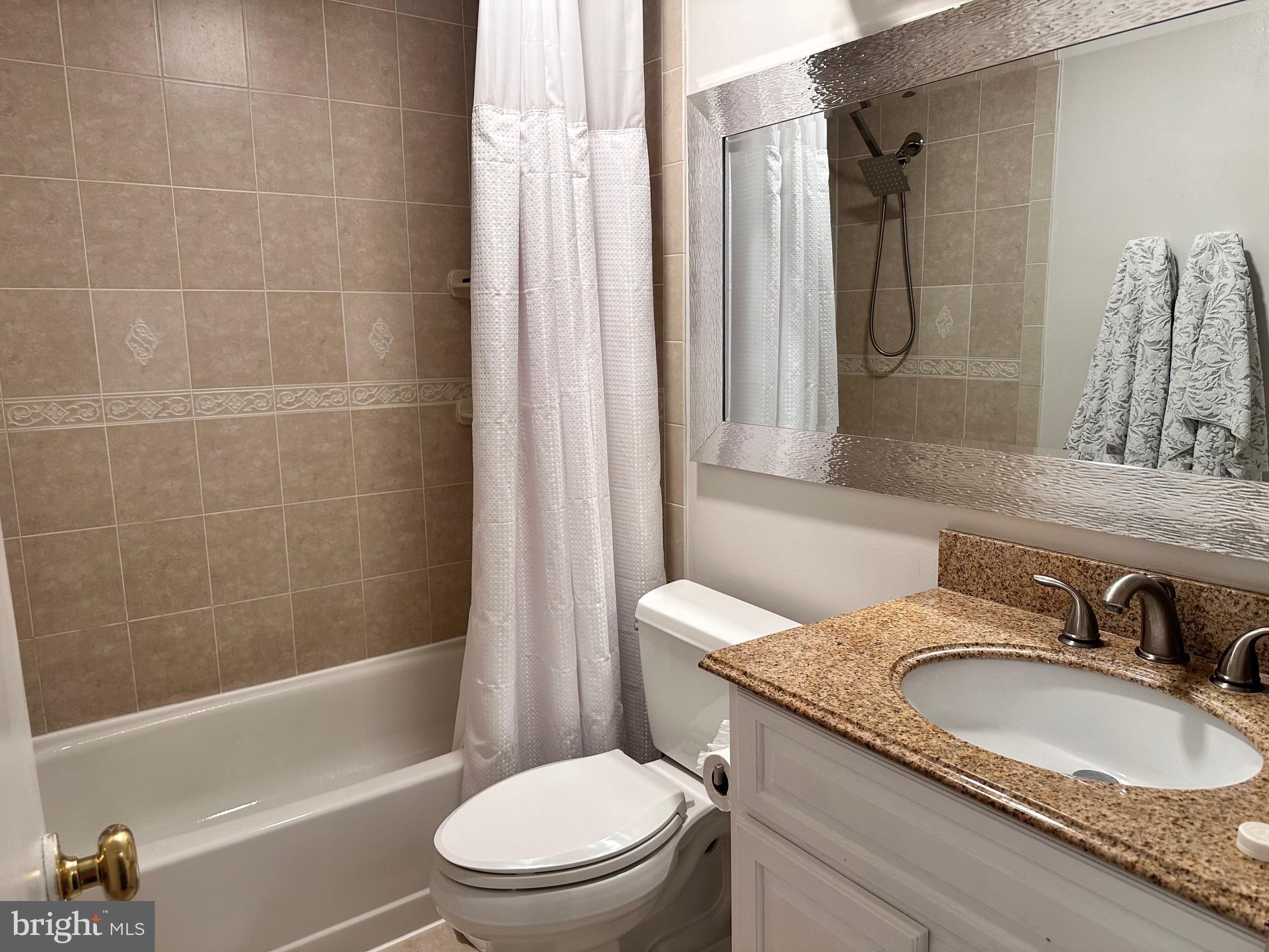 GREENFIELD COMMONS - Residential Lease