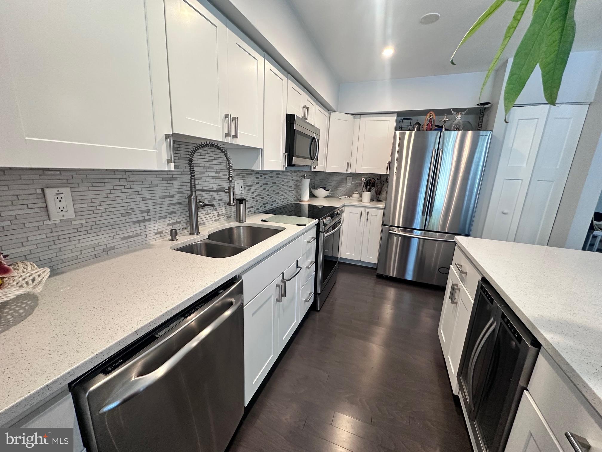 GREENFIELD COMMONS - Residential Lease