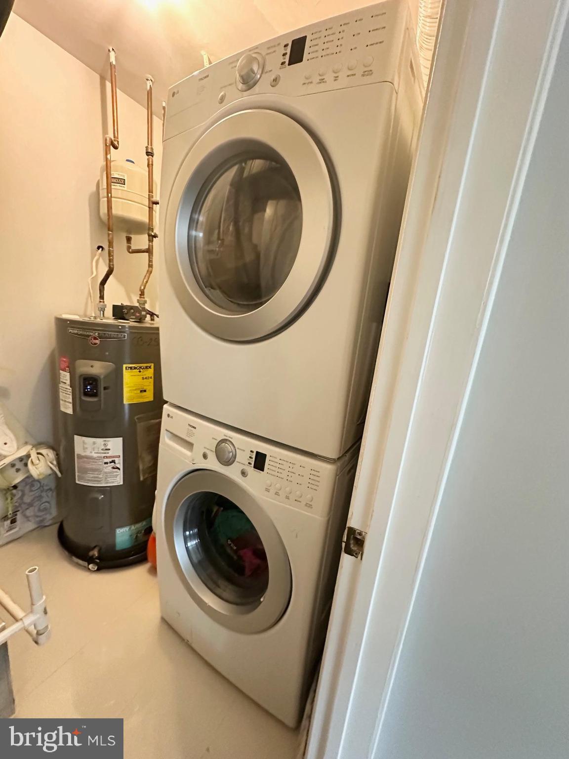 GREENFIELD COMMONS - Residential Lease