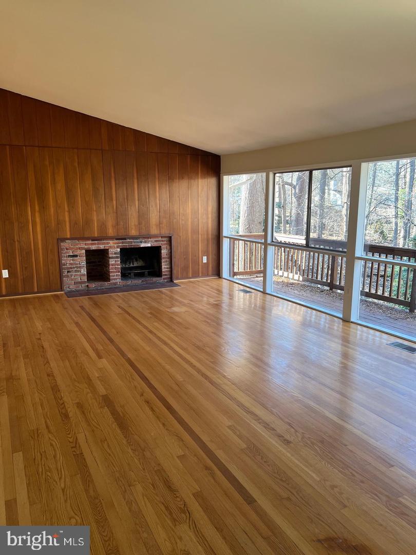 8 CARDEROCK COURT