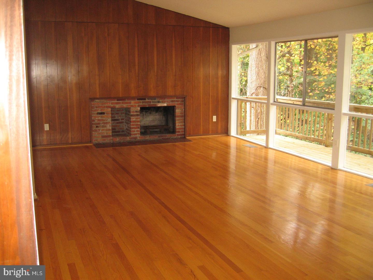 8 CARDEROCK COURT