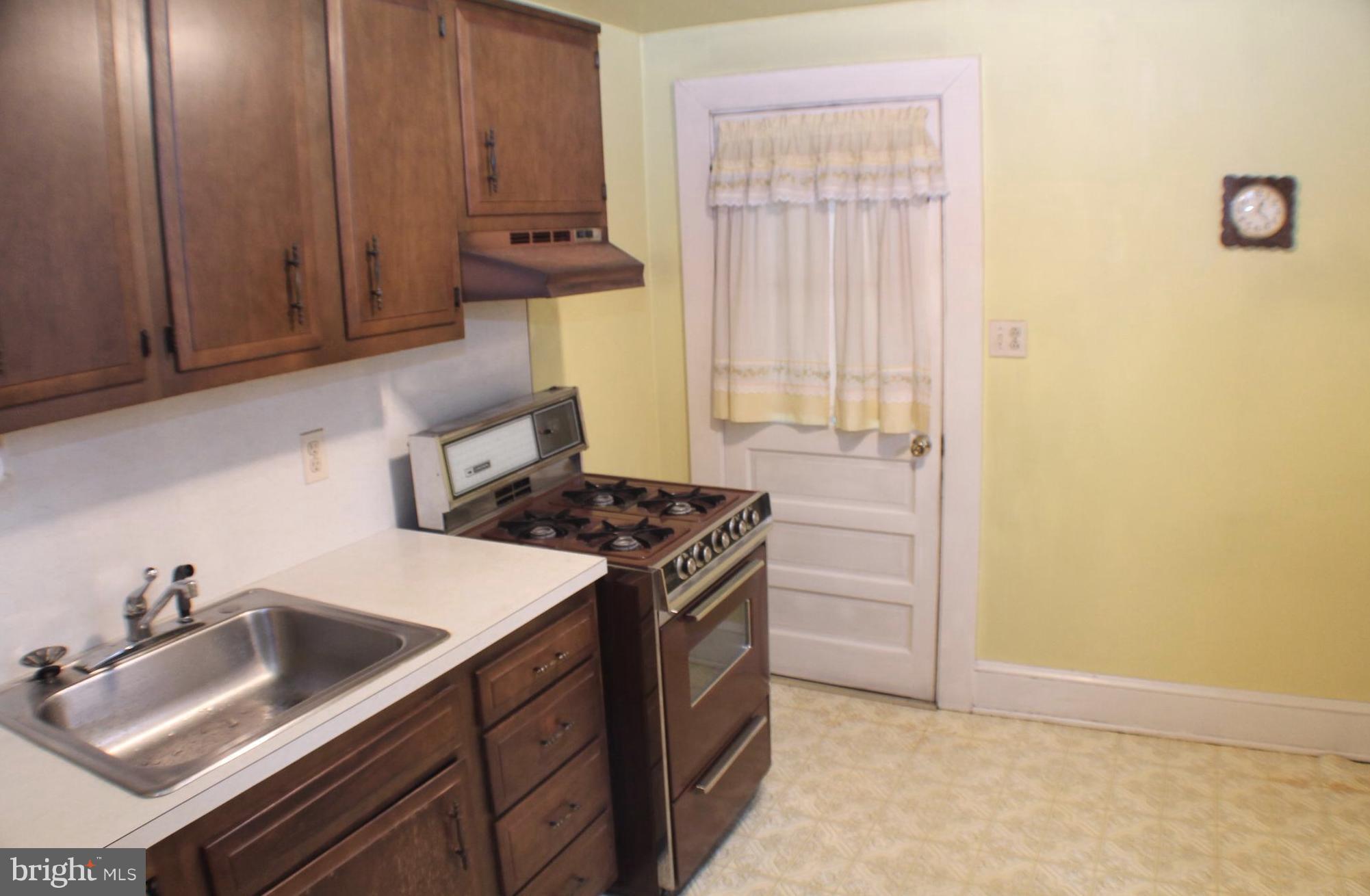 WEST HALETHORPE - Residential