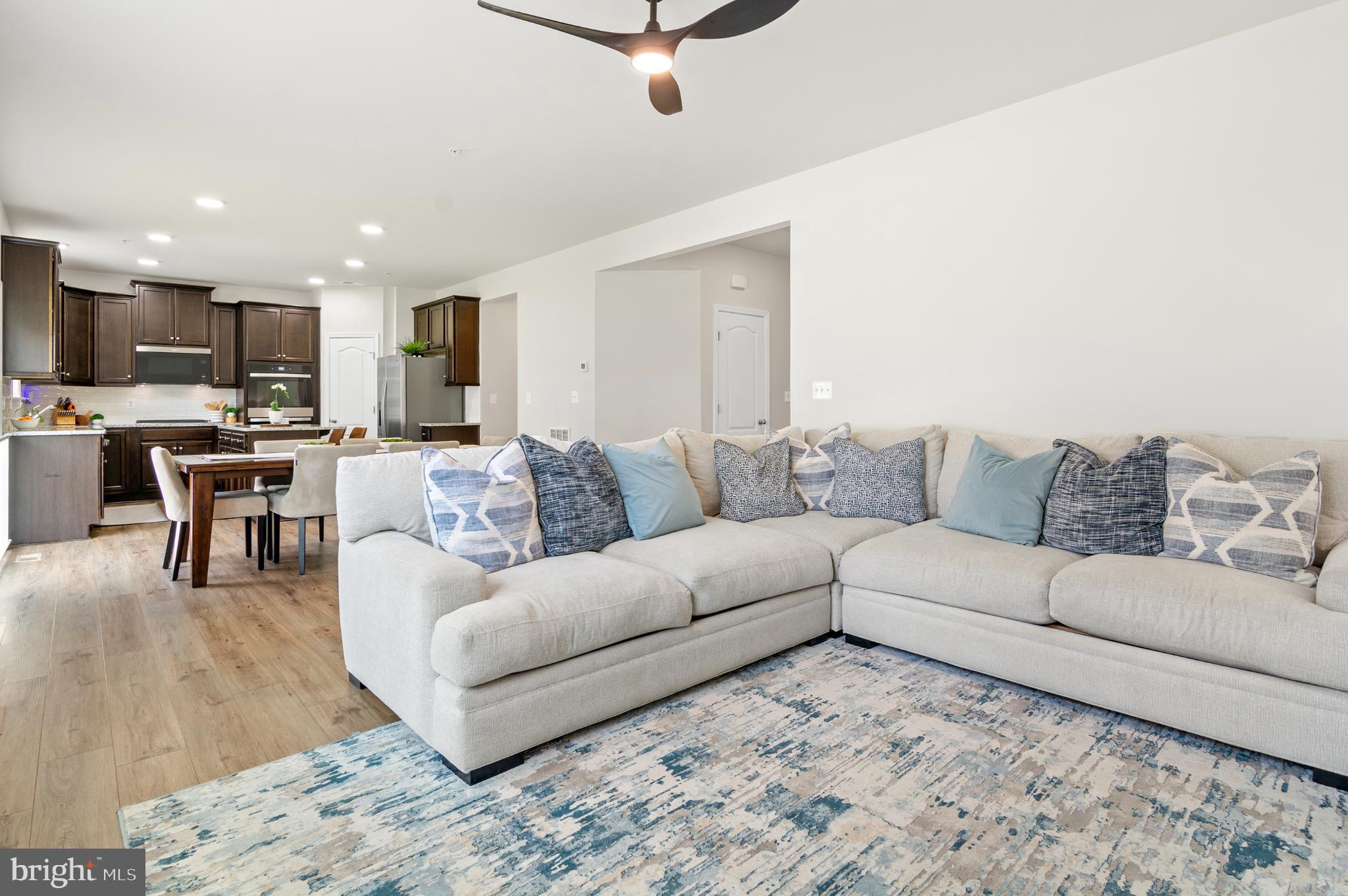 10711 MERIDIAN HILL WAY