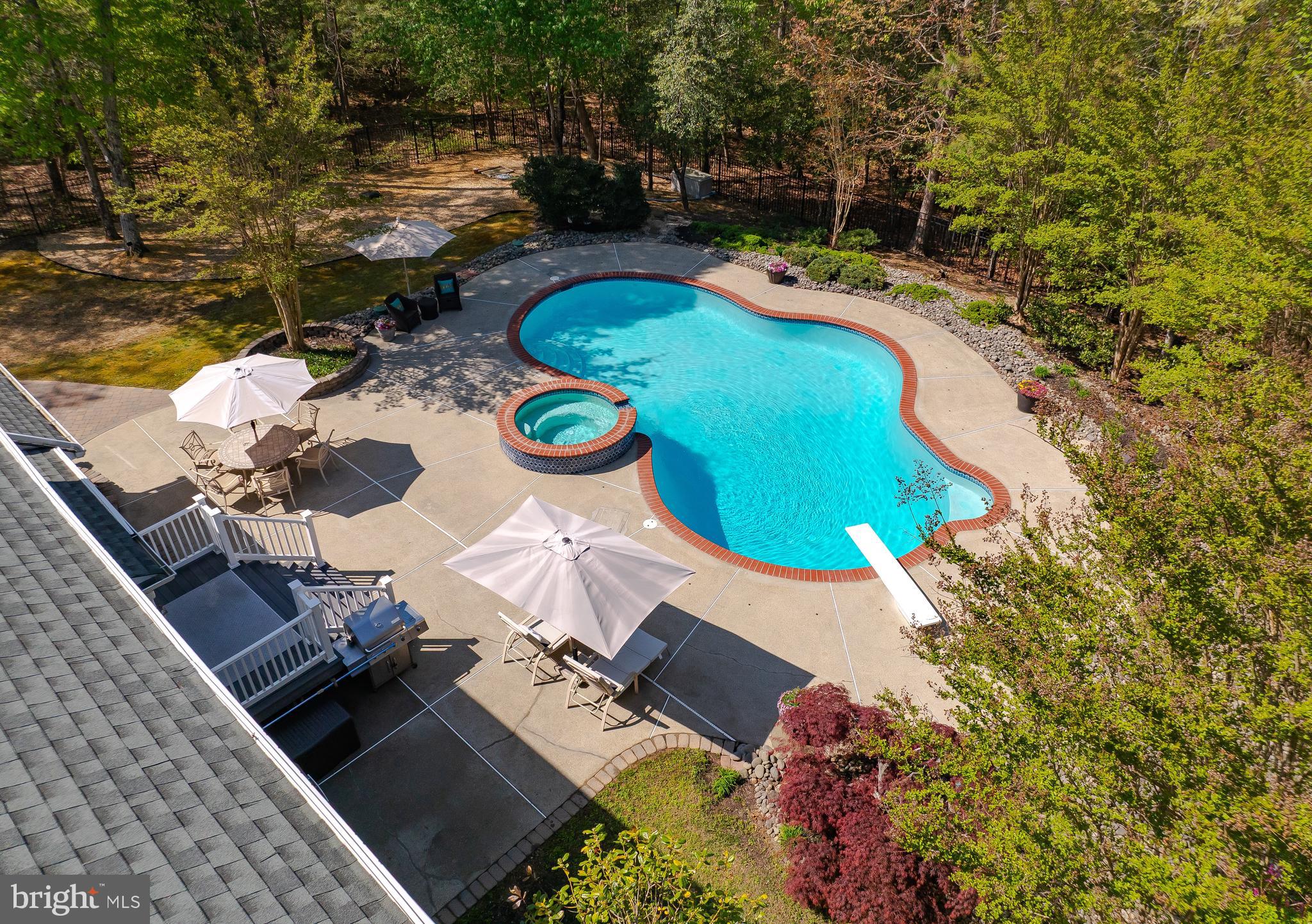 CHESTNUT HILLS - Residential