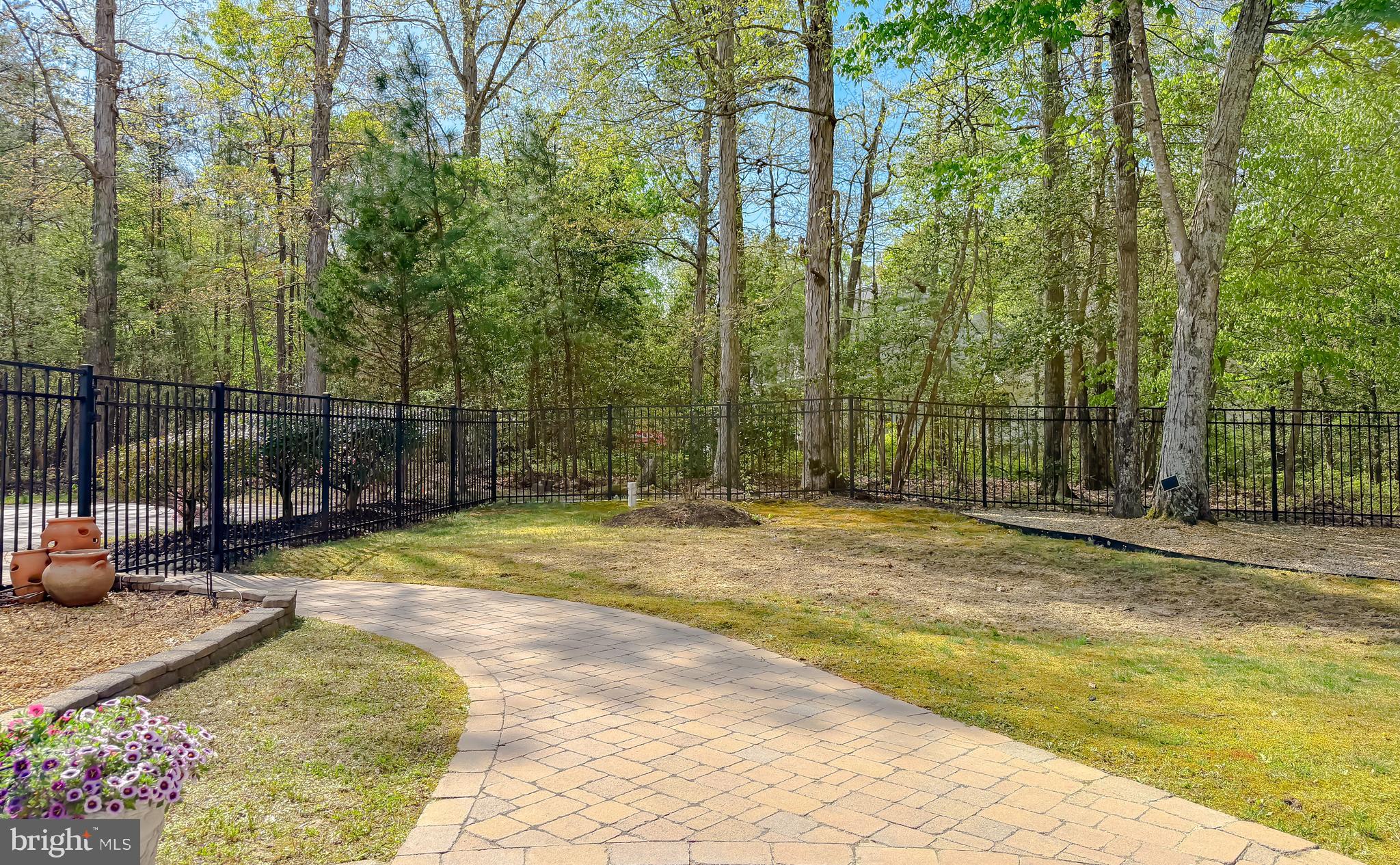 CHESTNUT HILLS - Residential