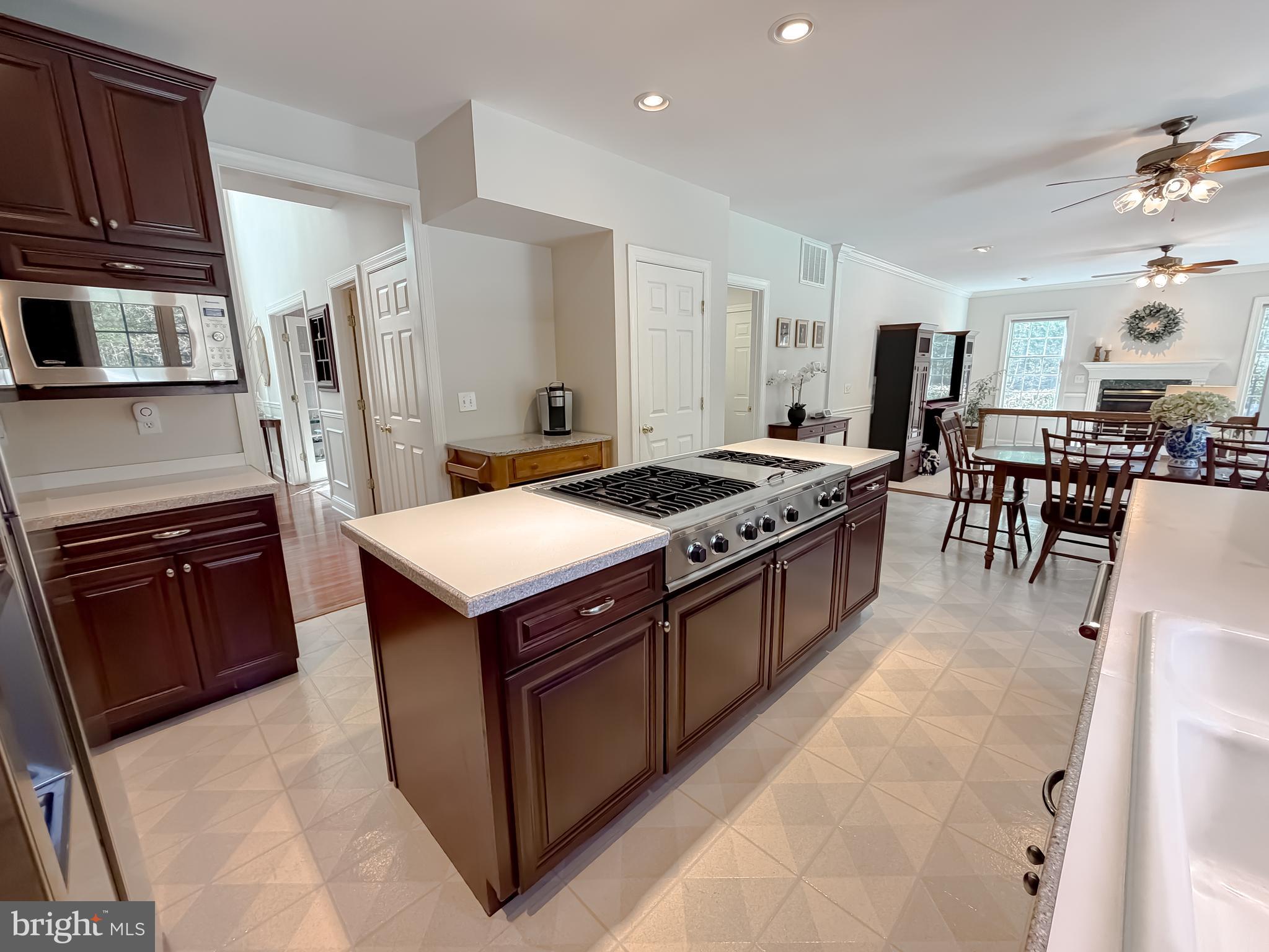 CHESTNUT HILLS - Residential